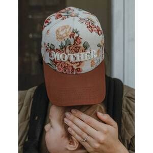 NEW JENESSA WAIT unisex mother hat in multi